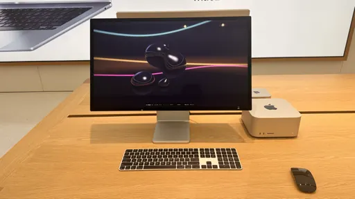 Screen Test Pro's Liquid Chrome benchmark scene running on a 2025 Mac Studio display inside a Hong Kong Apple Store